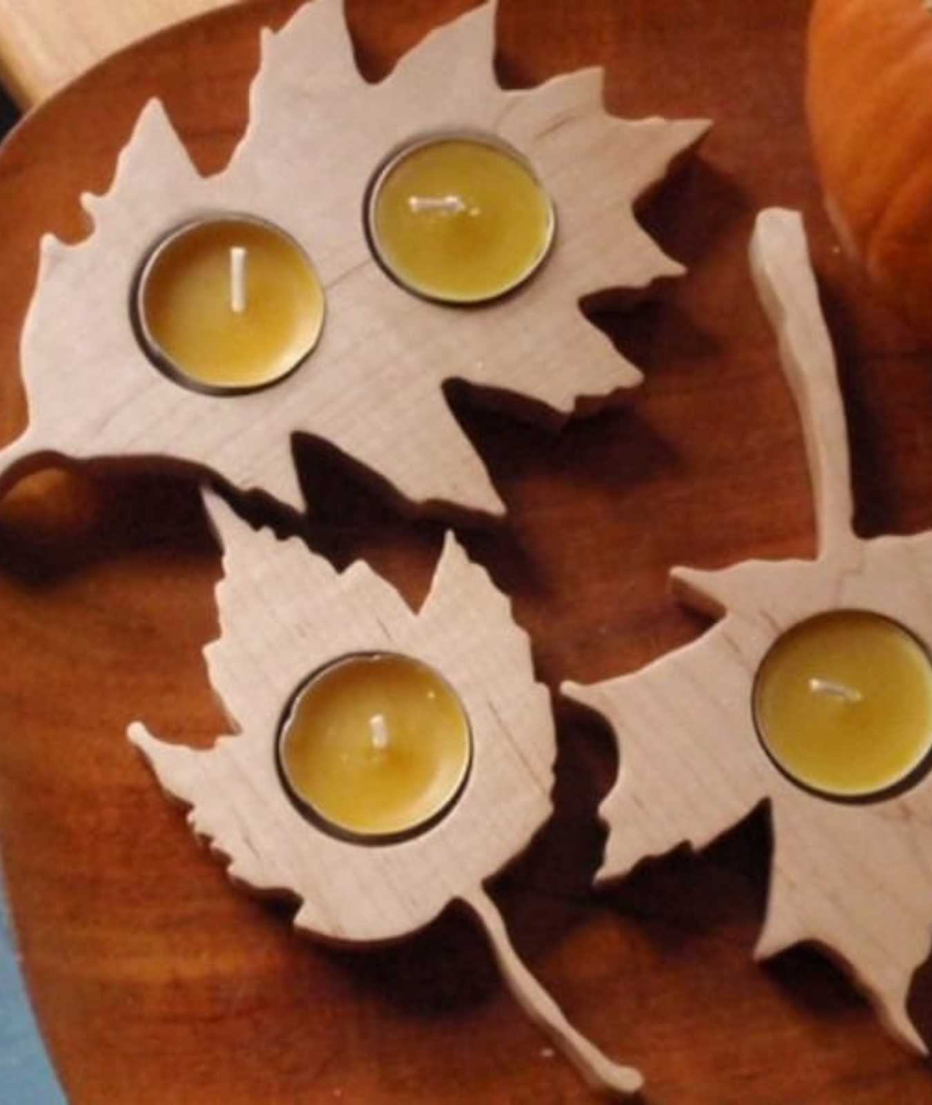 Maple Leaves Style Wooden Tealight Holders - Lamp & Glow